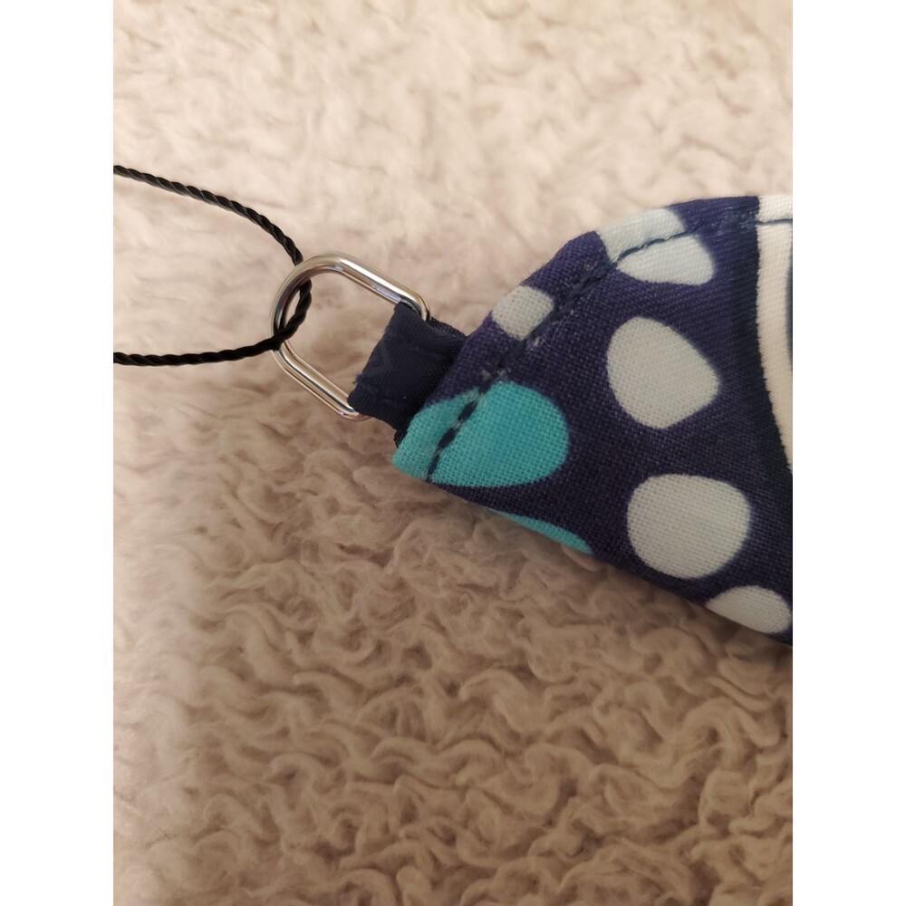 Vera Bradley Headphone Chapstick Holder Blue White NWT Blue Island Medallion - Picture 2 of 4